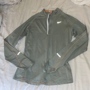 Grey Nike half-zip with peach details - size s